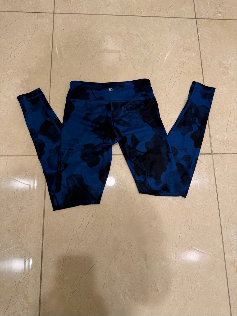 lululemon athletica Blue and Black Floral Leggings - Picture 3 of 5